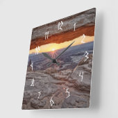 Sunrise at Mesa Arch, Canyonlands National Park Quadratische Wanduhr (Winkel)