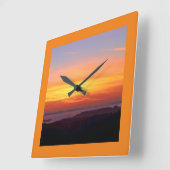 Sunrise to Sunset Orange Quadratische Wanduhr (Winkel)