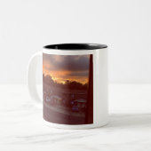 Sunrise Zweifarbige Tasse (Vorderseite Links)