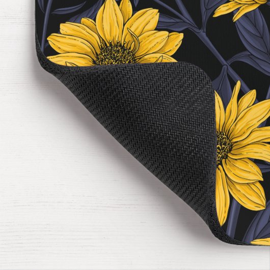 Sunroot, wilde Sonnenblumen in Gelb und Blau Mousepad (Ecke)