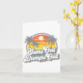 Suns Out Bumps Out Beach Funny Pregnancy Cute Mate Karte (Gelbe Blume)