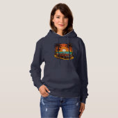 Sunset Beach Drive: Retro Summer Escape Hoodie (Vorne ganz)