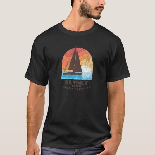 Sunset Beach NC Vacationing Sailboating Sunrise T-Shirt (Vorderseite)