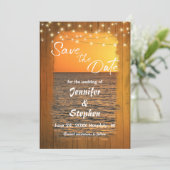 Sunset Beach Rustikale Typografie Wedding Rettete  Save The Date (Stehend Vorderseite)