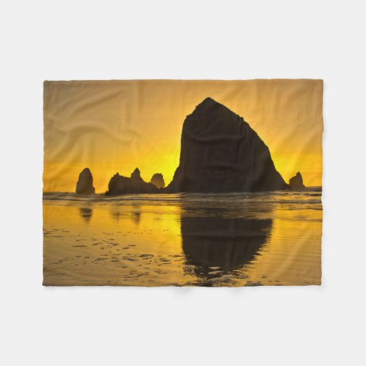 Sunset, Cannon Beach, Oregon, USA Fleecedecke (Vorderseite (Horizontal))