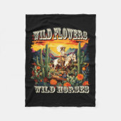 Sunset Cowgirl Riding Horse Wilde Blume - Wild Ho Fleecedecke (Vorderseite)