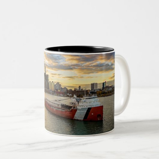 Sunset Freighter Zweifarbige Tasse (VorderseiteRechts)