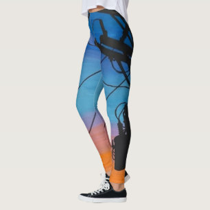 'Sunset Hum' Gemälde auf einem Leggings