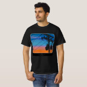 'Sunset Hum' Gemälde auf einem T-Shirt (Vorne ganz)