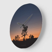 Sunset Joshua Trees Große Wanduhr (Winkel)