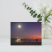 Sunset Ocean Kiss Postkarte (Stehend Vorderseite)