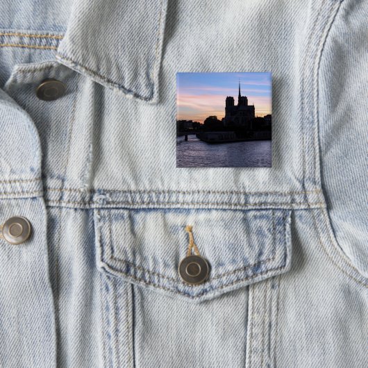 Sunset on Notre Dame de Paris Button (Beispiel)