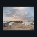 Sunset over ger camp in Mongolei Postkarte<br><div class="desc">Sanfter Sonnenuntergang über dem großen Lager in der Wüste Gobi in der Mongolei</div>