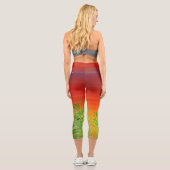 Sunset Parrot and Butterfly Capri Leggings (Rückseite)