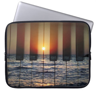 Sunset Piano Keyboard: Griechische Insel Romance Laptopschutzhülle
