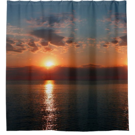 Sunset Serenity: Ocean Glow Duschvorhang (Vorderseite)