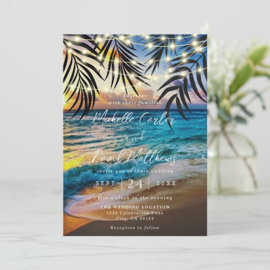 Sunset String Lights Beach Einladung zur Hochzeit (Stehend Vorderseite)