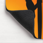 Sunset Surfer Girl mit Surfbrett Mousepad (Ecke)