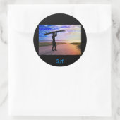 Sunset Surfer Sand & Wolken Runder Aufkleber (Tasche)