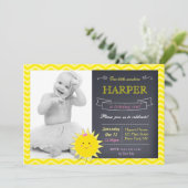 Sunshine Chalkboard Geburtstagsparty Einladungen (Stehend Vorderseite)