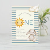 Sunshine Cute Bunny First Birthday OR code Einladung (Stehend Vorderseite)