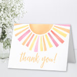 Sunshine Pink Sun Vielen Dank Dankeskarte<br><div class="desc">Diese helle und fröhliche Dankeschön-Karte zum Thema Sonne ist der perfekte Weg, um nach Ihrer Feier Dankbarkeit zum Ausdruck zu bringen. An der Vorderseite der Faltkarte befindet sich oben eine lebendige Sonne mit bunten Strahlen in Gelb-, Rosa-, Orange- und Rottönen, die Ihnen Wärme und Freude bringen. Unter der Sonne wird...</div>