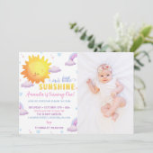 Sunshine Rainbow Birthday Foto Einladung (Stehend Vorderseite)