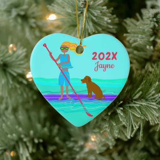 SUP Girl Dog Paddleboarding Weihnachten Keramik Ornament (Baum)
