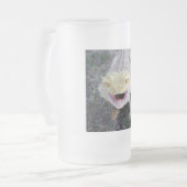 Super glücklicher bärtiger Drache Mattglas Bierglas (Vorderseite Links)
