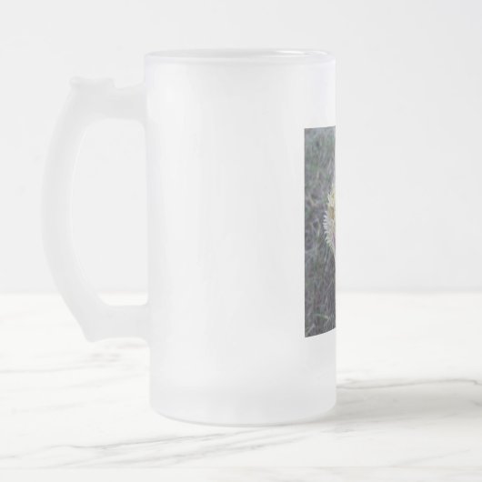 Super glücklicher bärtiger Drache Mattglas Bierglas (Links)