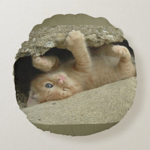 Super Hero Orange Tabby Kitten Rundes Kissen