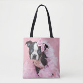 Super niedlicher Boston-Terrier-Welpe, der eine Tasche (Vorderseite)