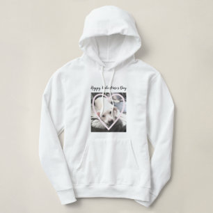 Super Niedliches Foto eines Welpen in einem leicht Hoodie