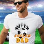 Super Soccer Vater Football Ball Sporty Vater T-Shirt<br><div class="desc">Super Soccer Vater Football Ball Sporty Vater T - Shirt. Das Design hat eine moderne,  lebendige Typografie mit einem Fußball. Ein tolles Geschenk für den Vatertag,  Geburtstag oder Weihnachten für einen sportlichen Vater,  der Fußball Lieben.</div>