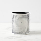 Super Typhoon Lupit Zweifarbige Tasse (Mittel)