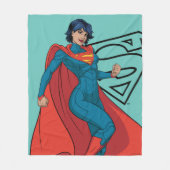 Supergirl Hovering in Blue Anzug Fleecedecke (Vorderseite)