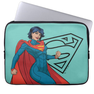 Supergirl Hovering in Blue Anzug Laptopschutzhülle