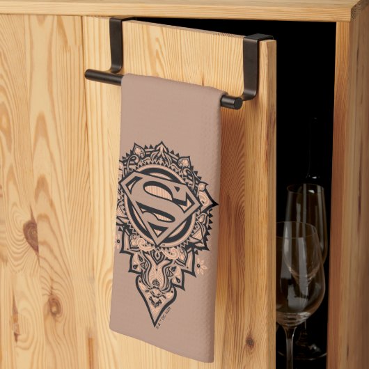 Supergirl Mandala Graphic Geschirrtuch (Drittel gefaltet)