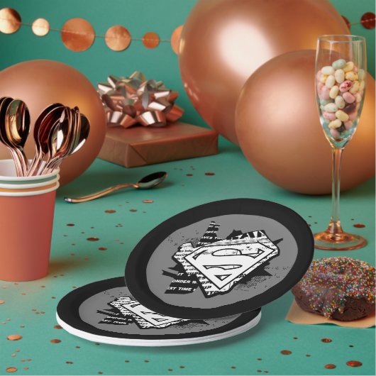 Supergirl Newsprint S-Shield Pappteller (Multi)