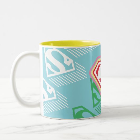 Supergirl Pastel Repeat Pattern Zweifarbige Tasse (Links)