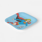 Supergirl Pose 1 Pappteller (Gewinkelt)