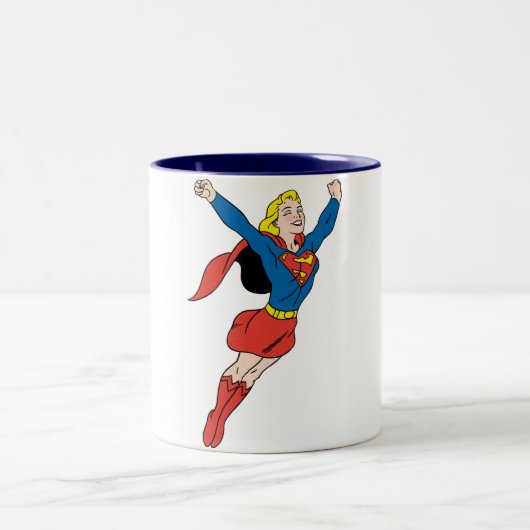 Supergirl-Pose 6 Zweifarbige Tasse (Mittel)