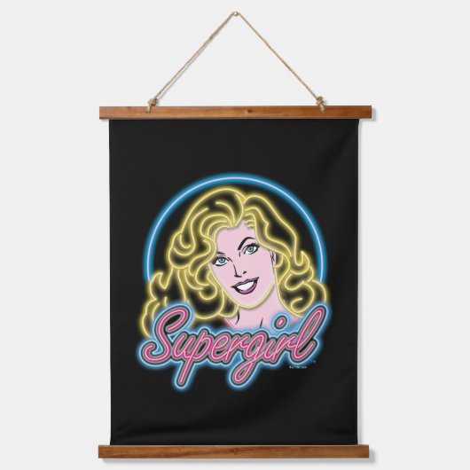Supergirl Retro Neon Lights Graphic Wandteppich Mit Holzrahmen (Vorderseite)