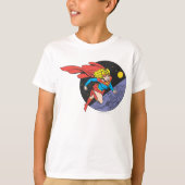 Supergirl springt im Weltraum T-Shirt (Vorderseite)