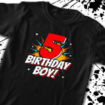 Superheld Birthday Boy - 5 Jahre alt - 5. Geburtst T-Shirt<br><div class="desc">Dieses coole 5. Geburtstagsjungendesign eignet sich perfekt für ein großartiges Geburtstagsthema! Ideal für jeden 5-jährigen Jungen,  der Lieben Comic bucht Superhelden oder Schurken mit Superkräften! Zum 5. Geburtstag "5 Geburtstag Junge!" Geburtstagskommentar in einem Comic-Superhelden-Thema,  dass der 5-jährige Super-Geburtstagsjunge LIEBE!</div>
