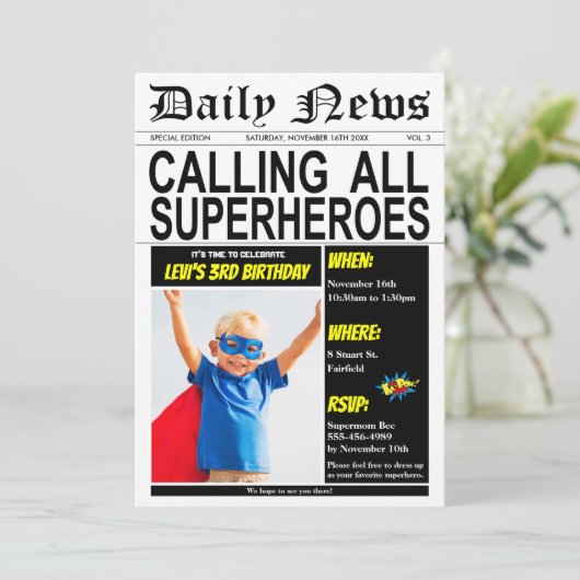 Superheld Birthday Party Super Hero Boy Foto Einladung (Stehend Vorderseite)