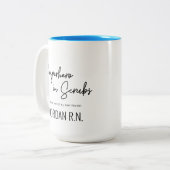 Superheld in Scrubs Personalisiert Danke, Nurse Zweifarbige Tasse (Vorderseite Links)