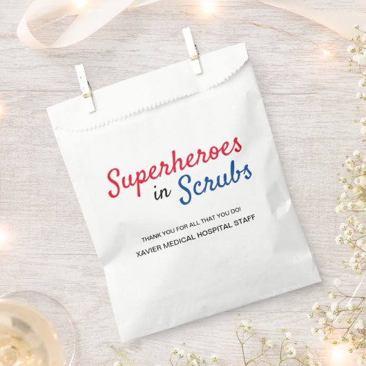 Superhelden in Scrubs Custom Hospital Geschenktütchen (Ausgeschnitten)