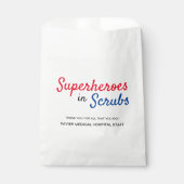 Superhelden in Scrubs Custom Hospital Geschenktütchen (Vorderseite)