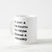 Superhelden-Telefonzelle Kaffeetasse (Vorderseite Links)